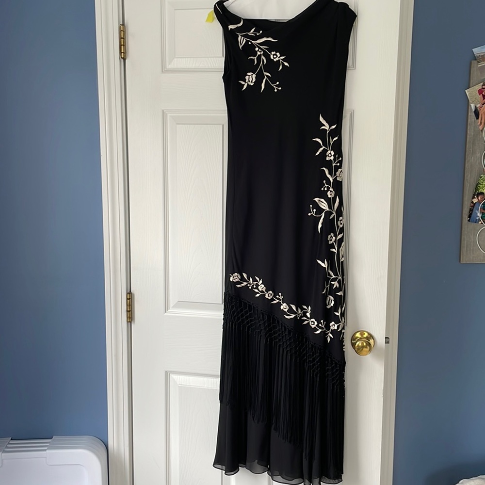 Black embroidered dress (6P) ✨✨